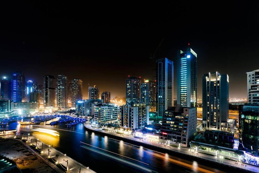 Wsuites - Big Terrace With Beautiful Marina View Dubaj Zewnętrze zdjęcie